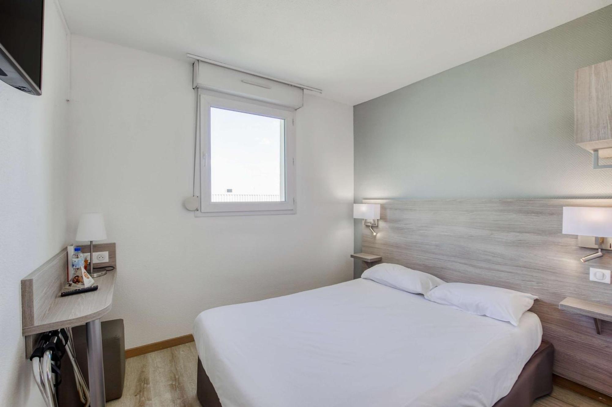 Brit Hotel Clermont-lʼHérault Esterno foto