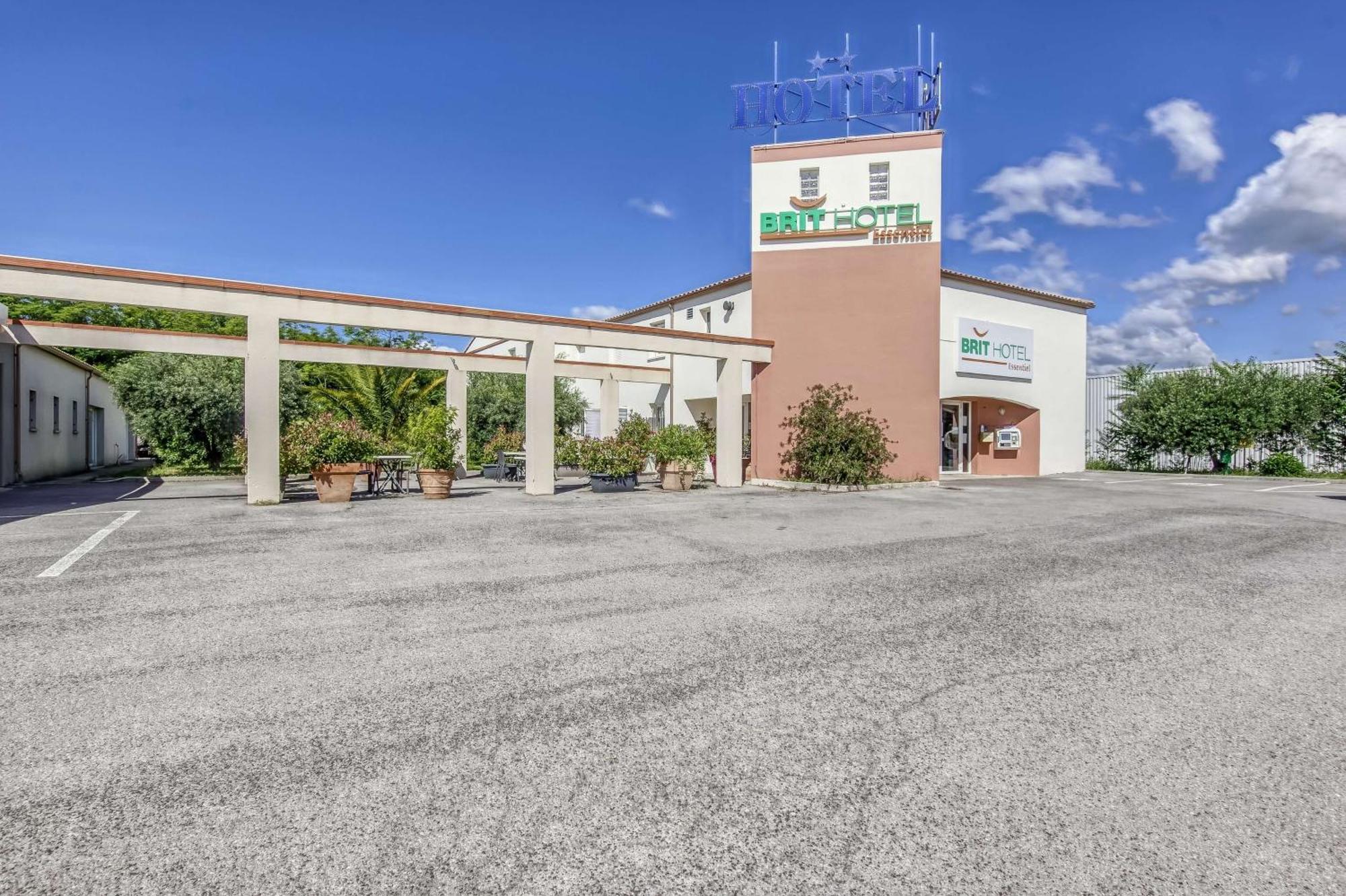 Brit Hotel Clermont-lʼHérault Esterno foto